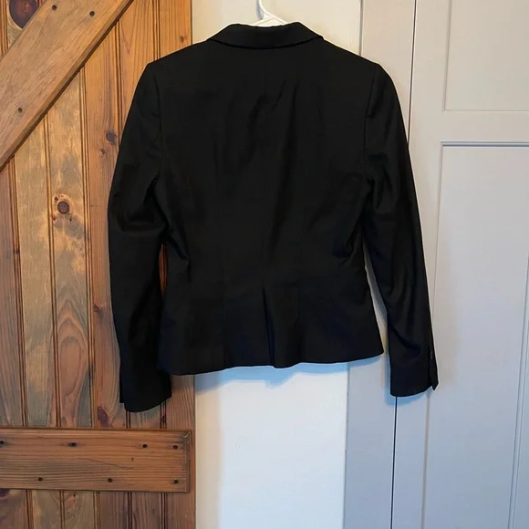 H&M women’s blazer - Picture 2 of 4